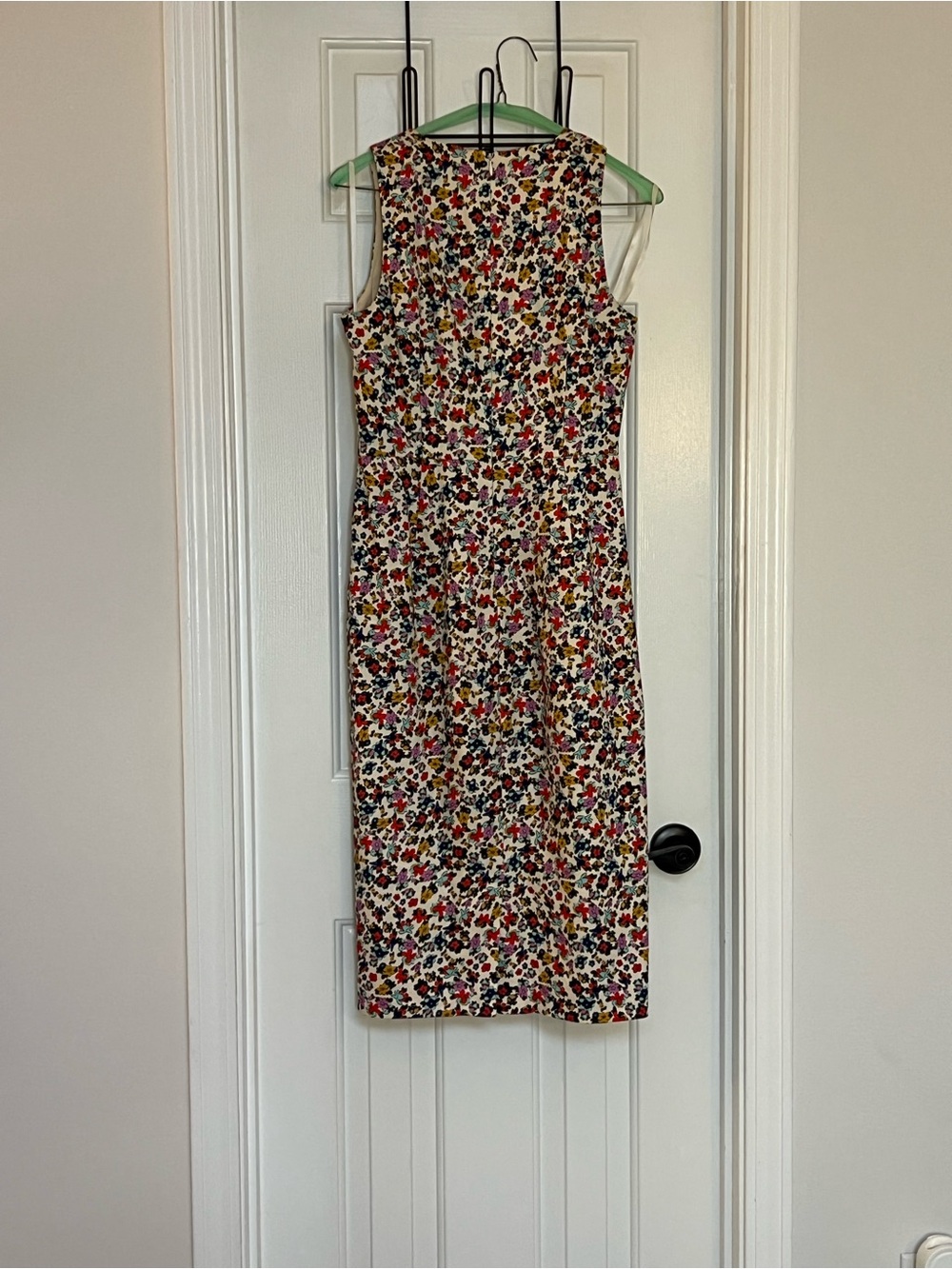 Sleeveless Floral Midi Dress in Multicolor